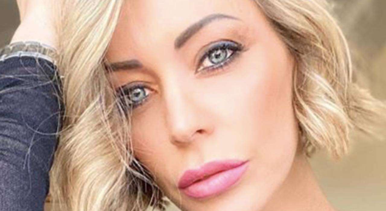 Karina Cascella controcorrente: "non è che non potevamo più vivere"