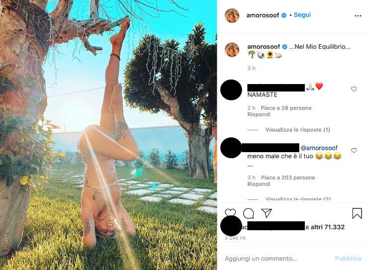 Alessandra Amoroso "sottosopra": il bikini è da urlo, i fan ironizzano