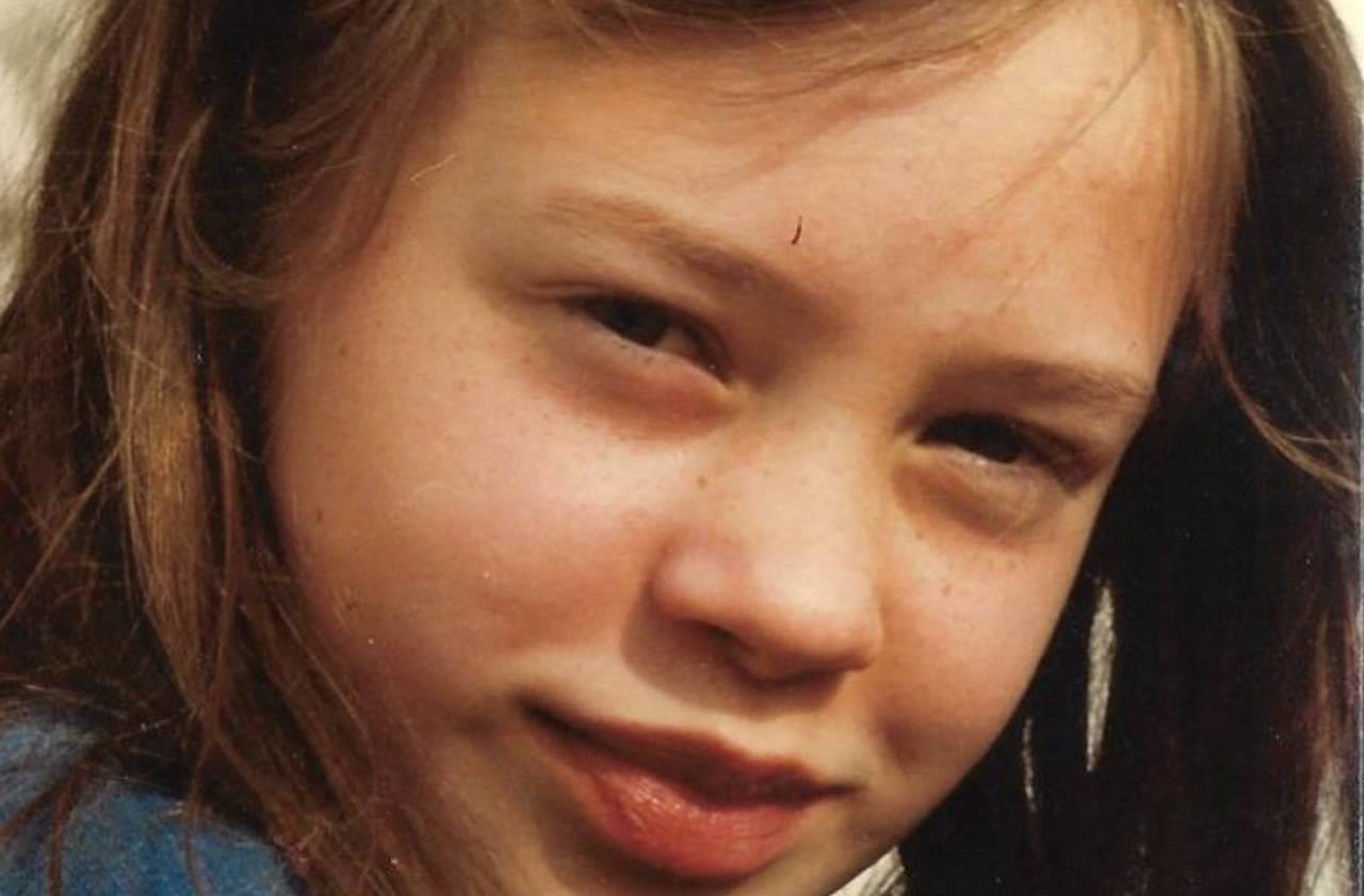 Qui aveva solo 8 anni, oggi famosa attrice ed ex modella: chi è?