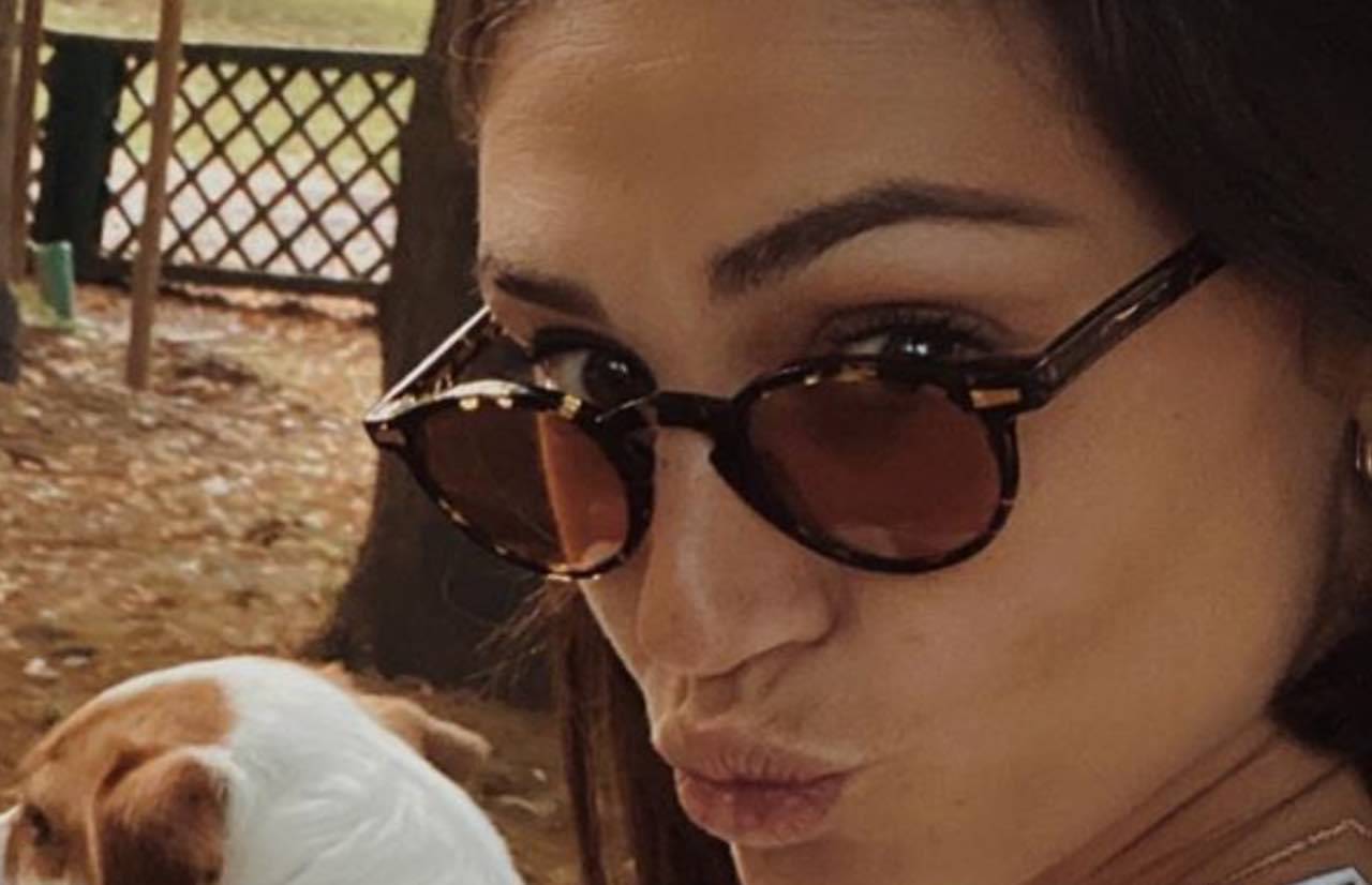 Cecilia Rodriguez bikini sexy ma volto triste? "Il sorriso tornerà"