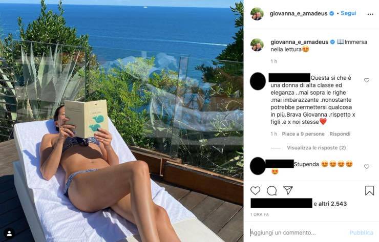 Amadeus, la moglie Giovanna incanta in bikini: "alta classe"