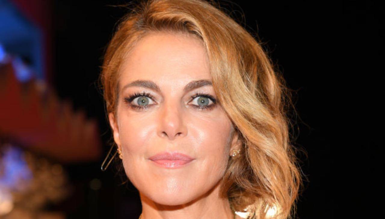 Claudia Gerini "Burraco Fatale": trama, cast e significato del film