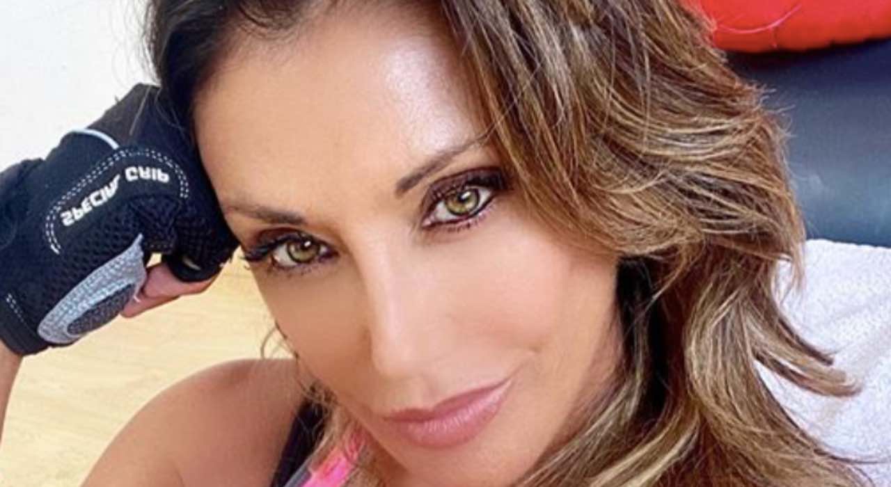 Sabrina Salerno intimo esplosivo e completo di pelle: dettaglio rivelato