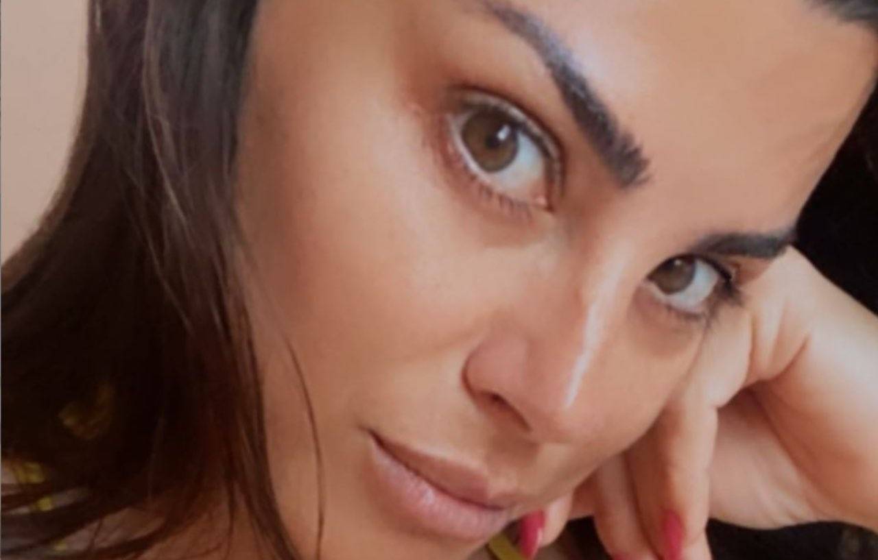 Serena Enardu sola contro tutti: "Scopro chi sono veramente"