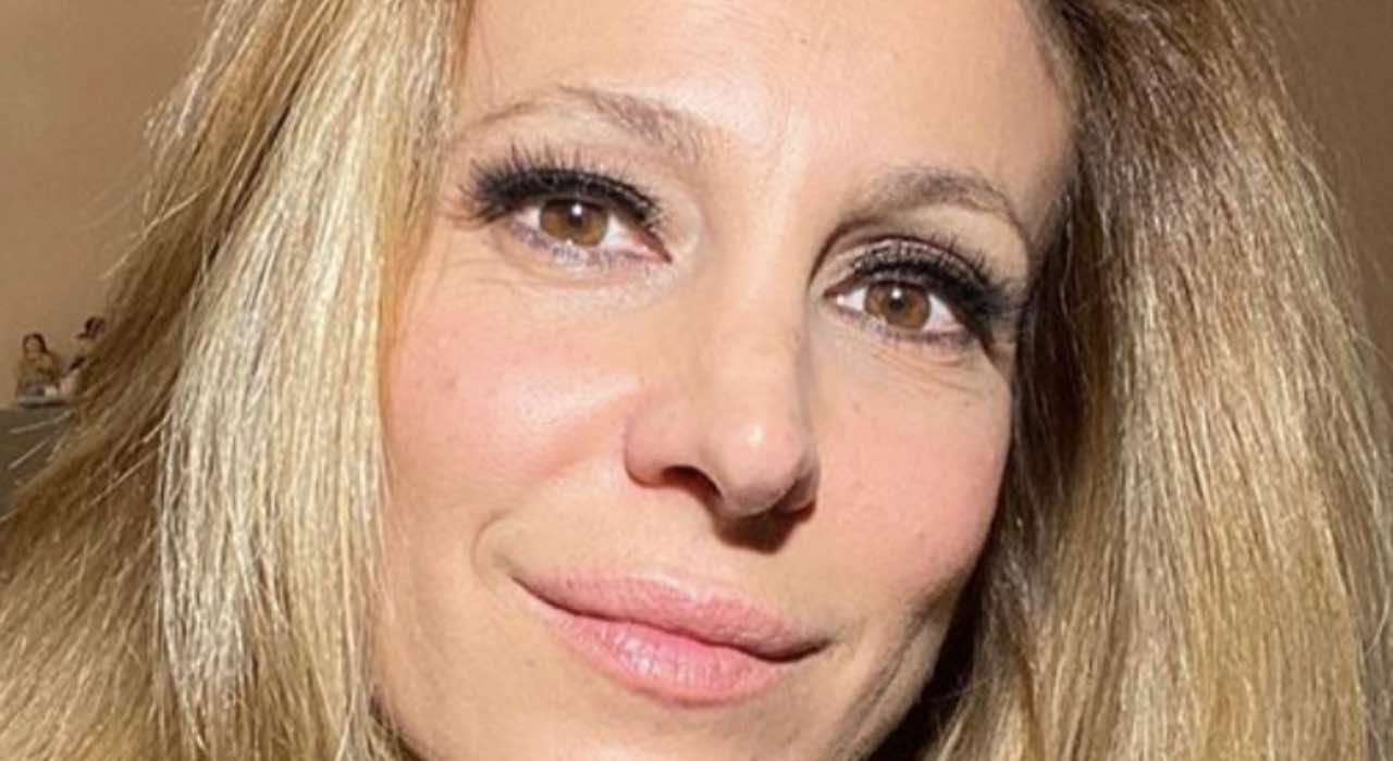 Adriana Volpe e la "barricata": è crisi col marito? I sospetti