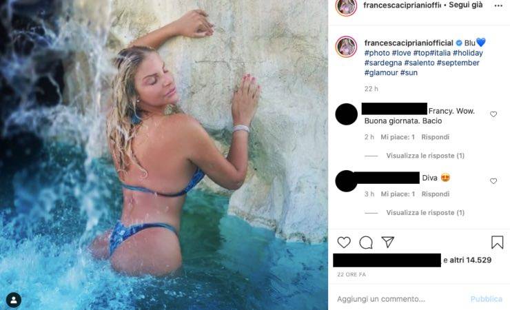 Francesca Cipriani bikini, "Beata l'acqua!": carezza in costume