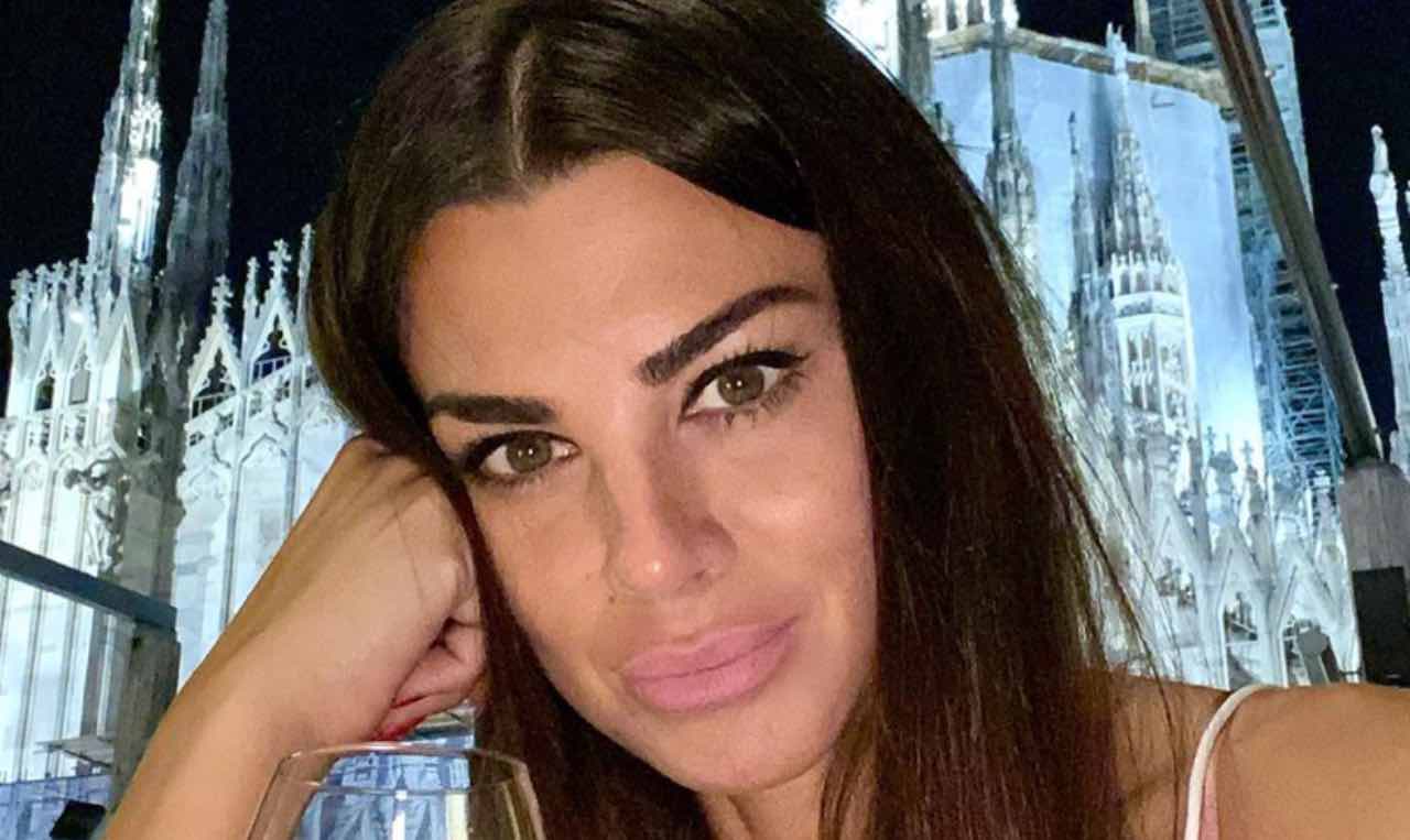 Serena Enardu, parole forti per Sfera Ebbasta: "Meschino e piccolino"