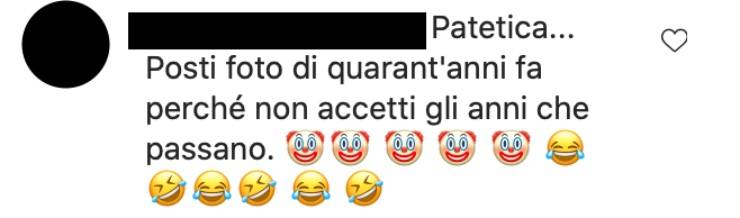 Barbara D'Urso persa tra i ricordi, ma i fan non perdonano: "Copriti"