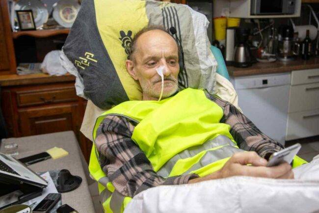 Soffre di una malattia grave e vuole farla finita: decide di morire in diretta Facebook