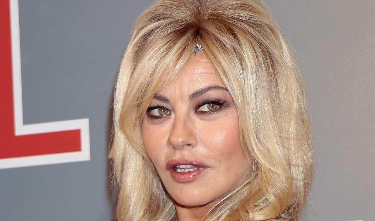 Eva Grimaldi si rivela: "Assumevo anfetamine per restare magra"