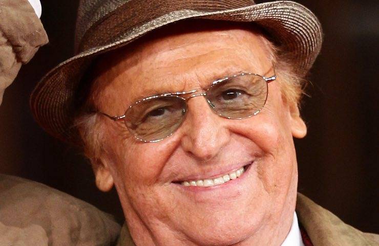 Renzo Arbore, il suo più grande rimpianto: "Ho rimandato..."