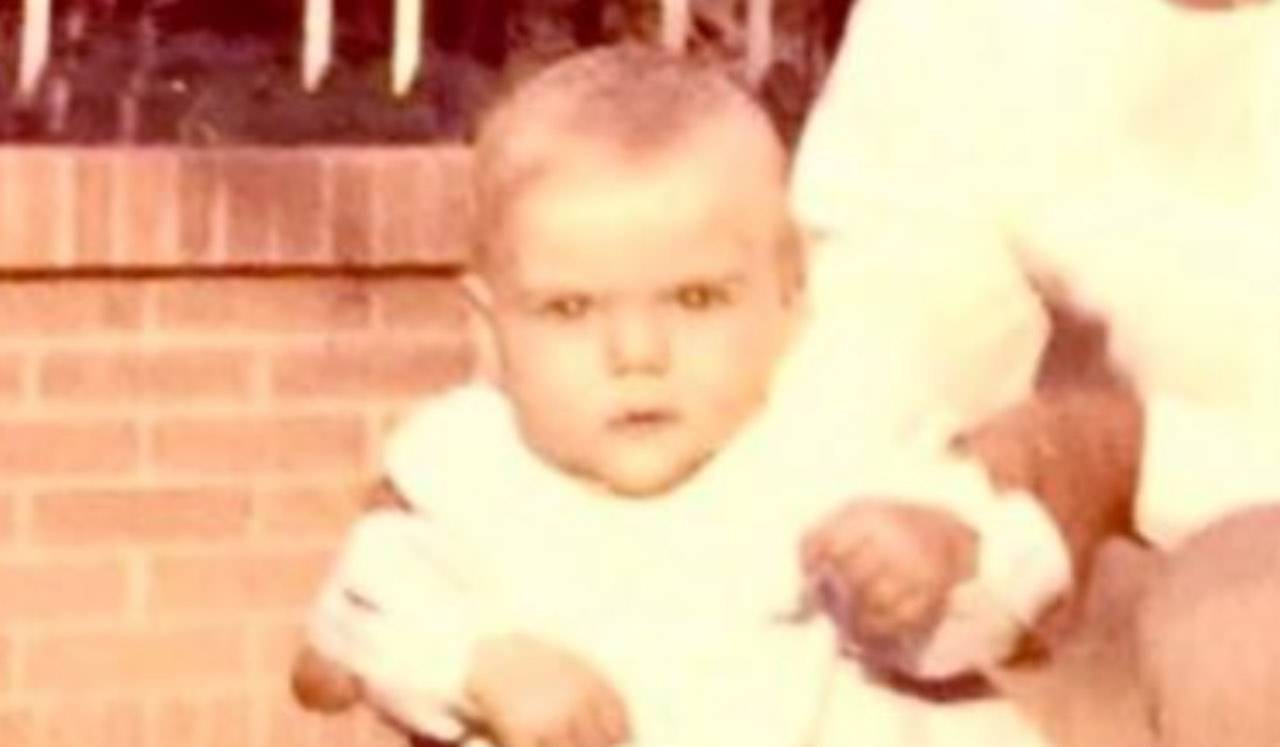 Qui era solo una bambina, oggi un'amata showgirl: chi è?