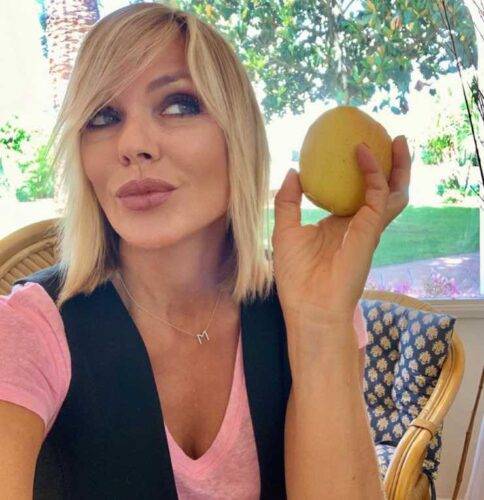 Qui era solo una bambina, oggi un'amata showgirl: chi è?