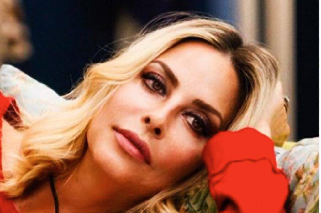 Stefania Orlando in lacrime, timore per lui: "Un posto nel suo cuore"