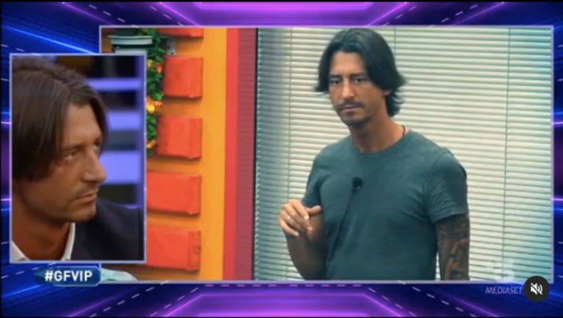 Antonella Elia dura con Oppini: "Doppiogiochista, parac***o"