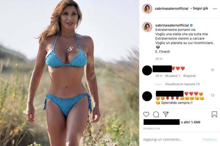 Sabrina Salerno bikini esplosivo "extraterrestre": sensualità 'aliena'