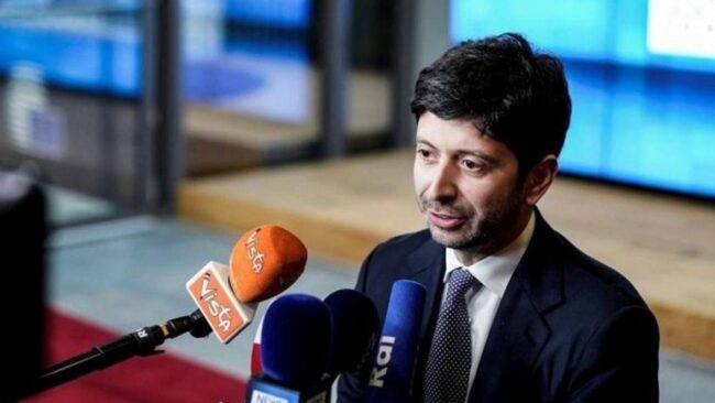 Ministro Speranza: "Coronavirus? Non ci sono regioni non a rischio"