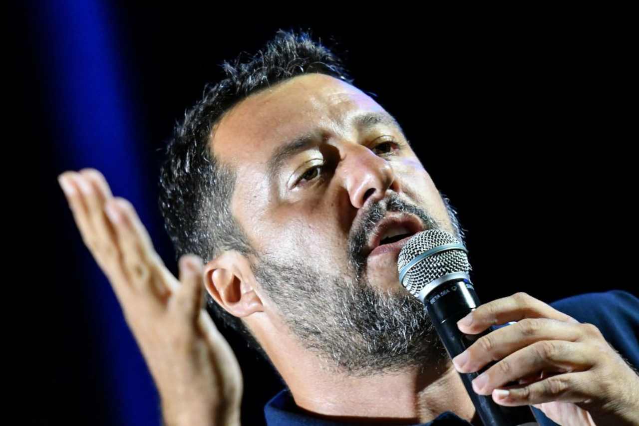 Matteo Salvini al Governo: "Fate passare il Natale in famiglia agli italiani"