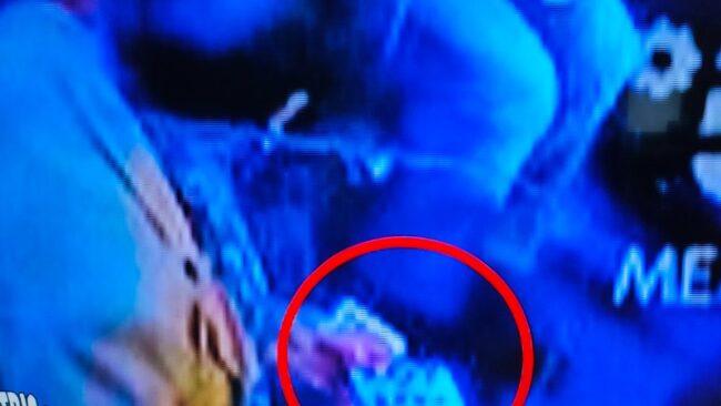 Striscia La Notizia smaschera Tu Si Que Vales: "notate qualcosa?"