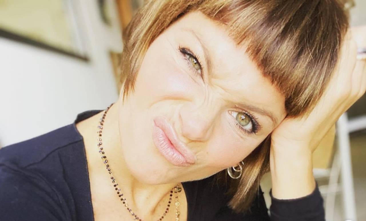 Alessandra Amoroso lo scatto non sfugge: "apparire ciò che non siamo"