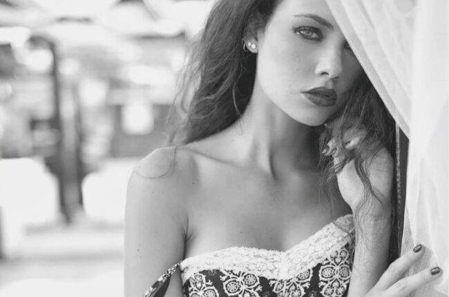 GF Vip: qui era solo una bambina, oggi sexy e discussa concorrente: chi è?