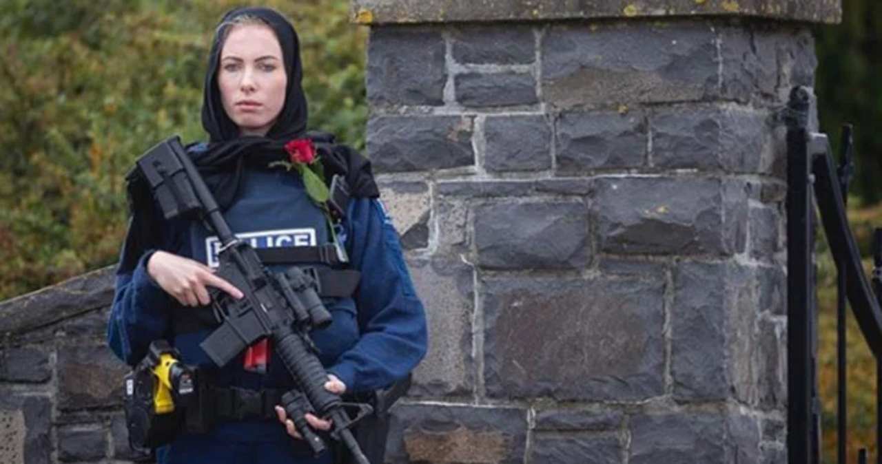 Storica novità in Nuova Zelanda: velo nelle divise delle poliziotte