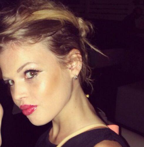 GF Vip, c’è Carlotta Dell’Isola: prima e dopo la tv, è cambiata?