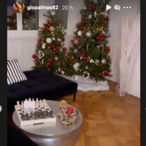 Giorgia Palmas, l'amore nella foto: quel dettaglio curioso colpisce