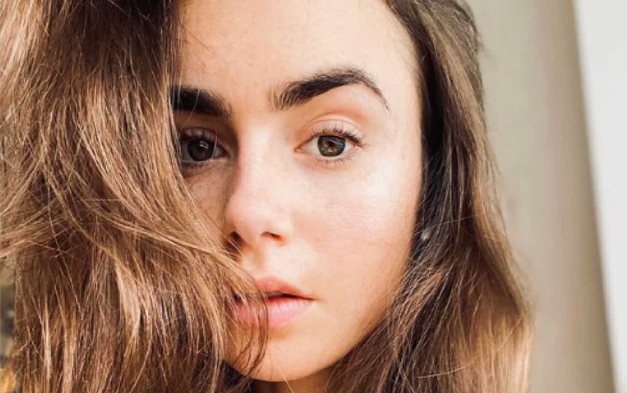 Lily Collins, sapete chi è il suo papà famoso? Una star amatissima