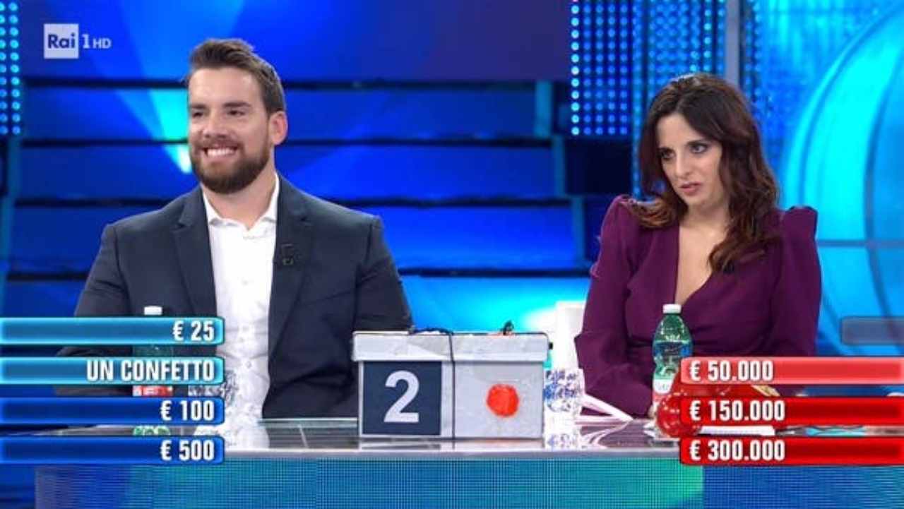 Affari Tuoi Formato Famiglia è In Diretta