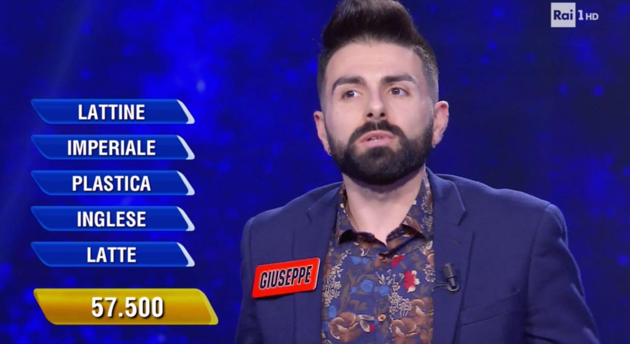 L'Eredità Flavio Insinna: trionfo in studio e vittoria: la risposta giusta