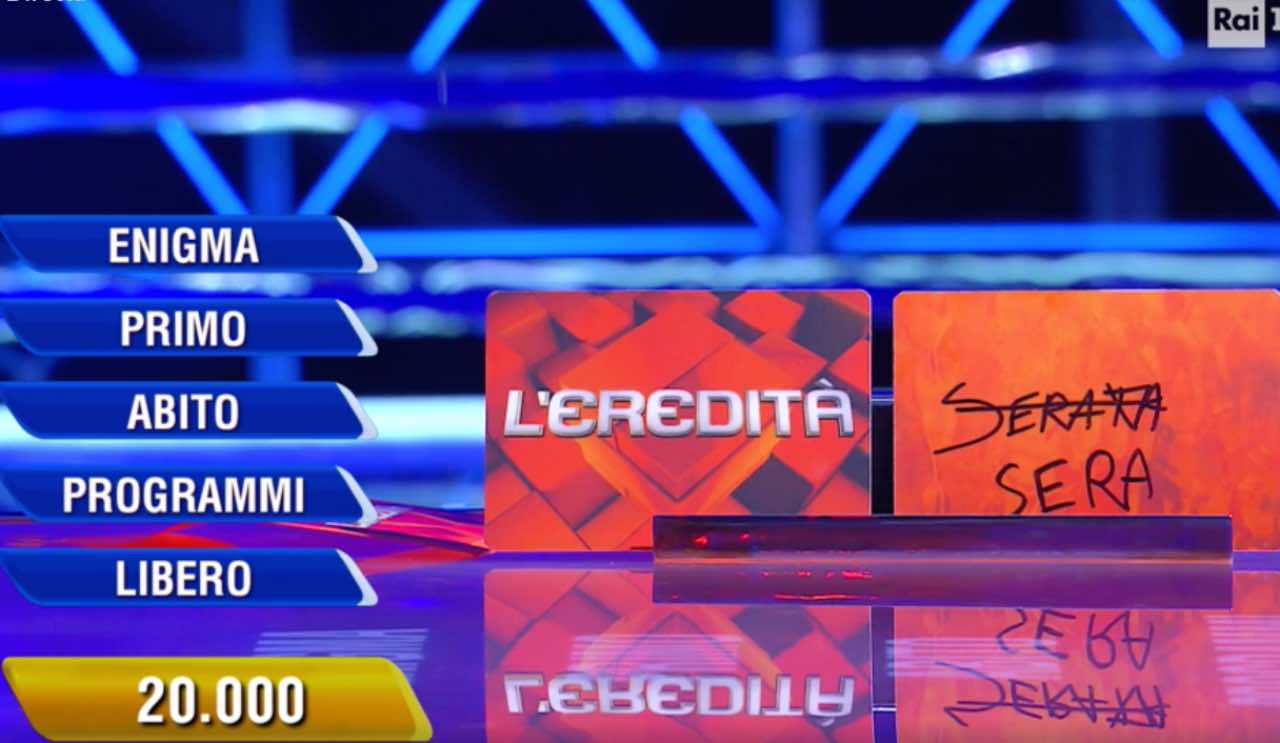 Flavio Insinna, scivolone a L'Eredità: Rocco arriva alla fine ma...