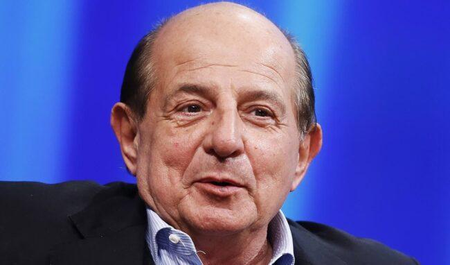 Giancarlo Magalli, gaffe in diretta: "lei ha chiamato Antonella Clerici?"