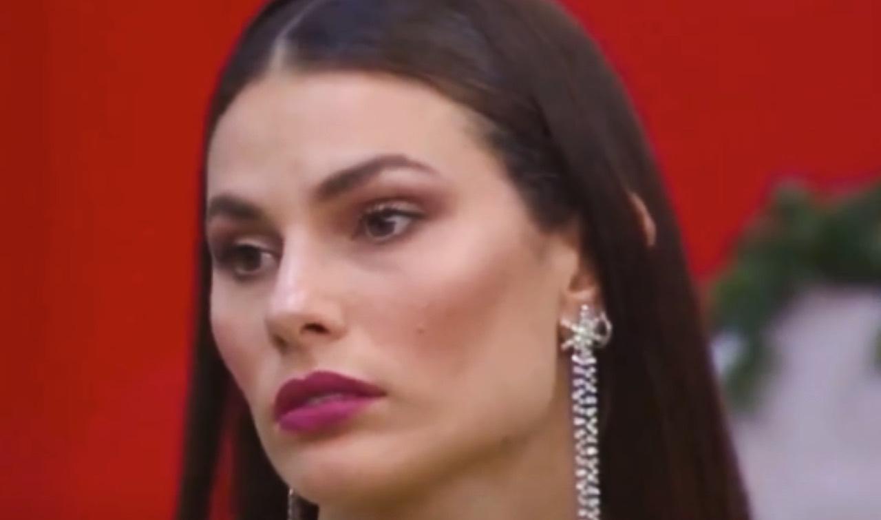 Dayane Mello dopo il lutto fuori dalla casa: "uscita temporaneamente"