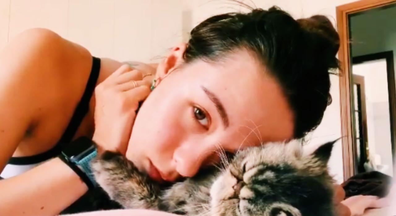 Aurora Ramazzotti in preda al nervosismo: un dettaglio svela tutto