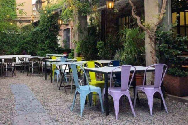 Bar all'aperto - immagine di repertorio (Google Images)