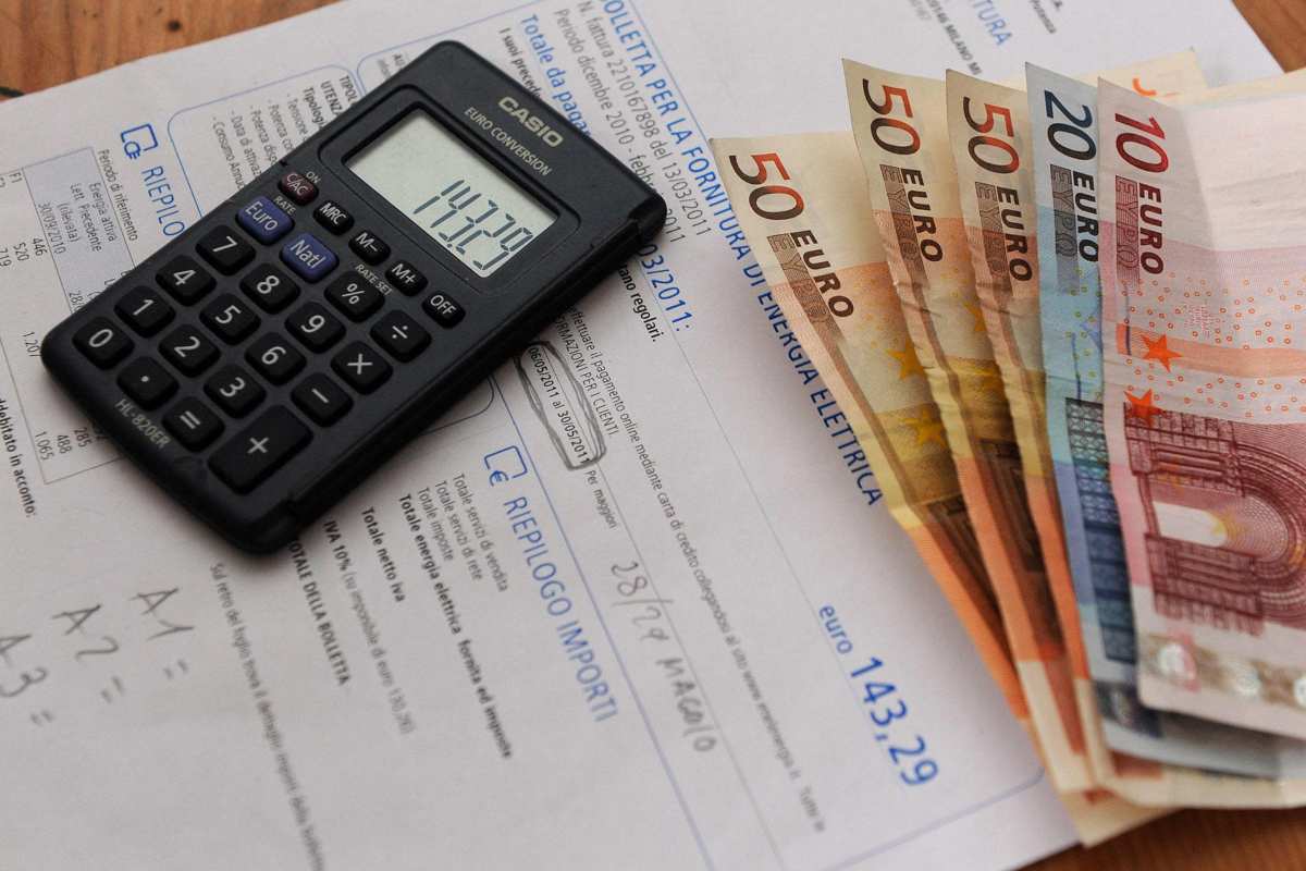 Bollette - immagine di repertorio (Google Images)