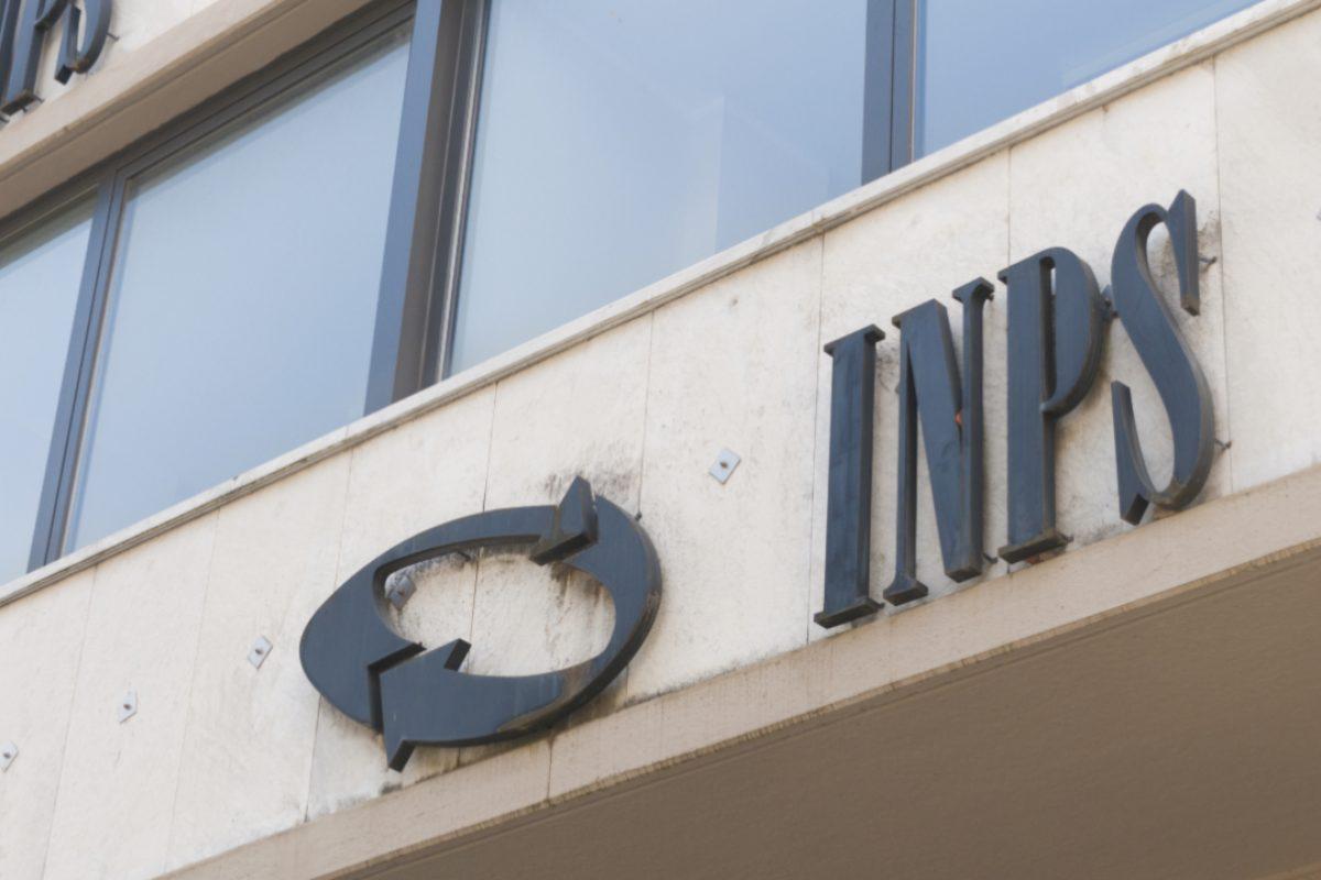 Inps (INPS, info sul portale: come navigare sul sito? La guida per tutti Stock)