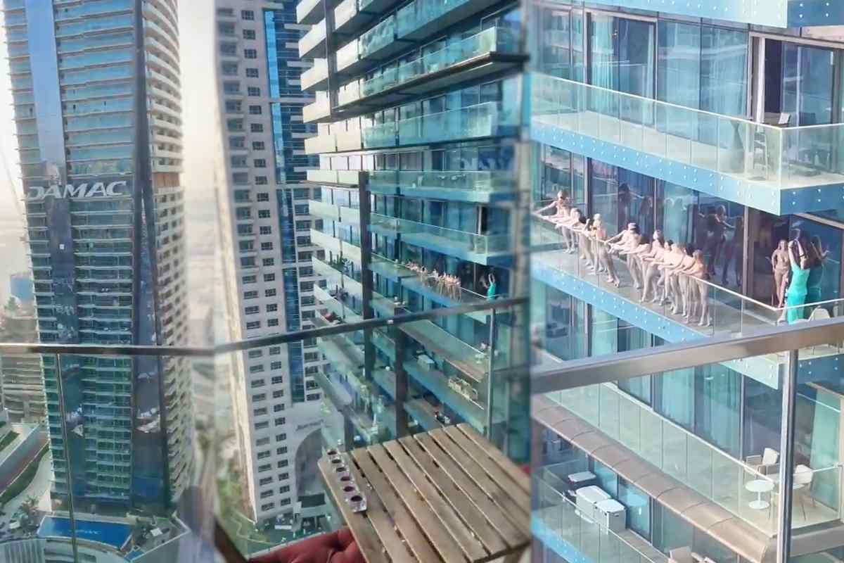 Ragazze nude a Dubai (Twitter)