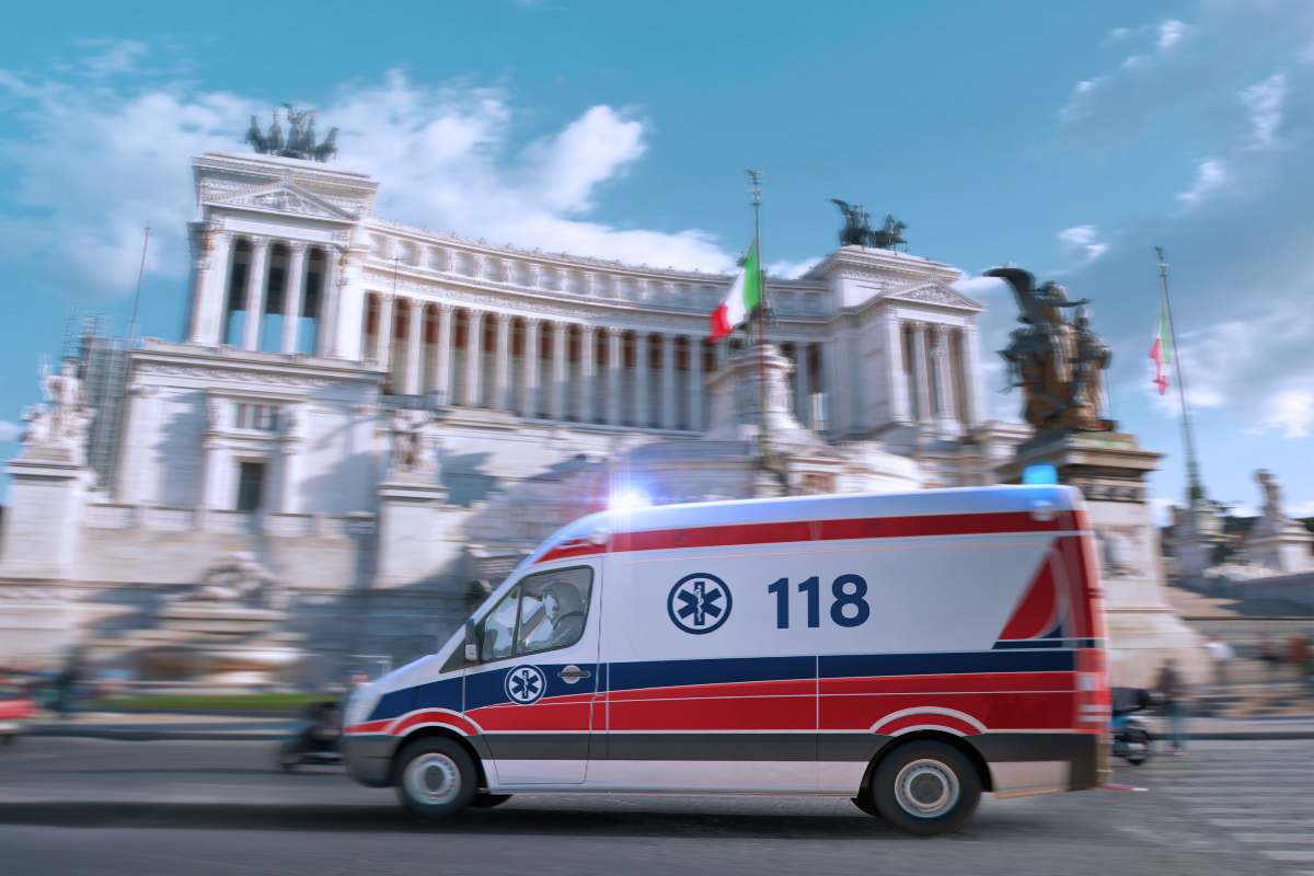 Ambulanza a Roma (AdobeStock)