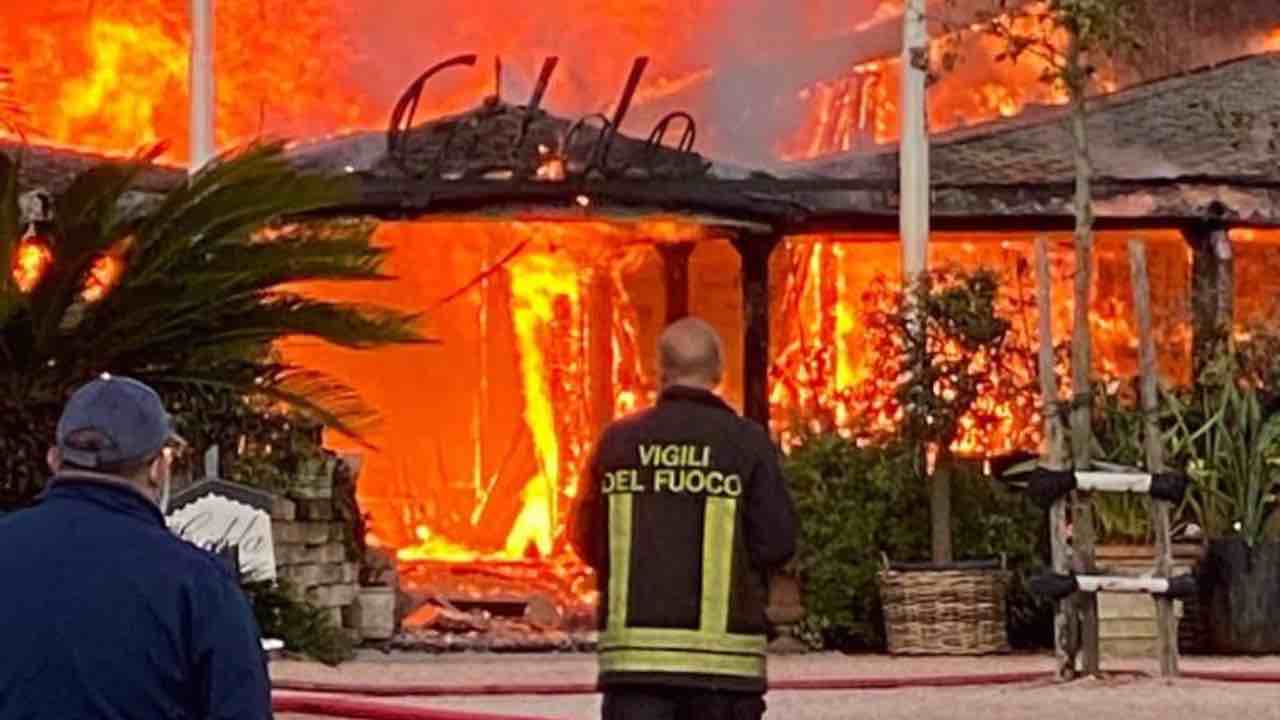 Incendio stabilimento Gilda a Forte dei Marmi (Google Images)
