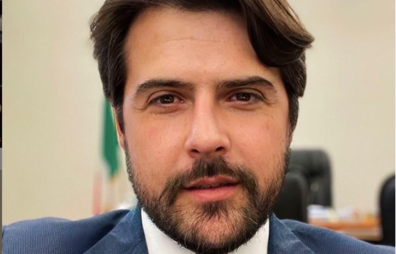 Chi è Stefano Buffagni, età, carriera e vita privata del deputato M5S