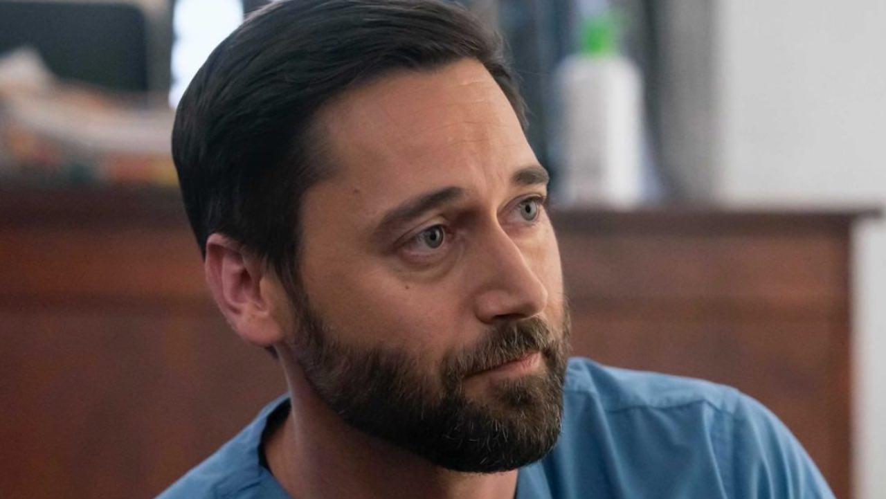 New Amsterdam, forti emozioni: Max sconvolto da una lettera