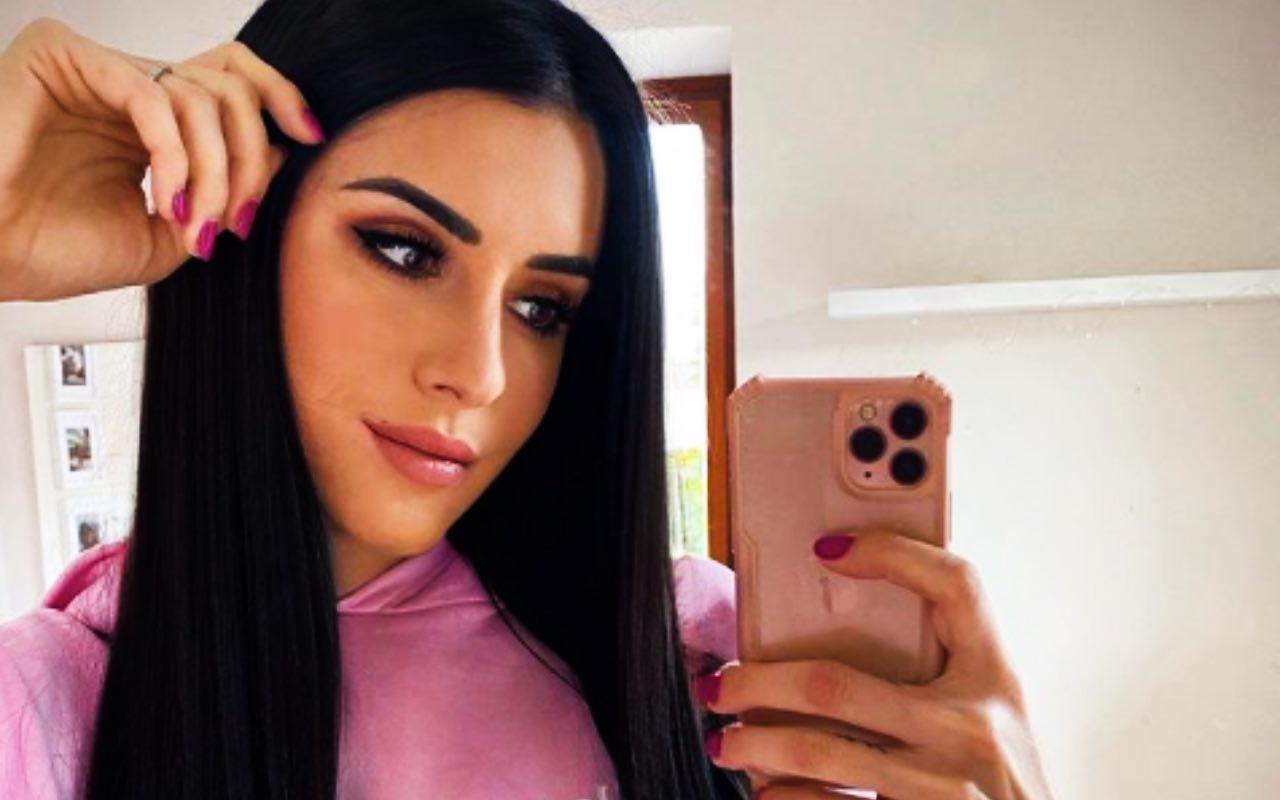 Valentina Vignali, la replica sui social è netta: "Torna nel medioevo"