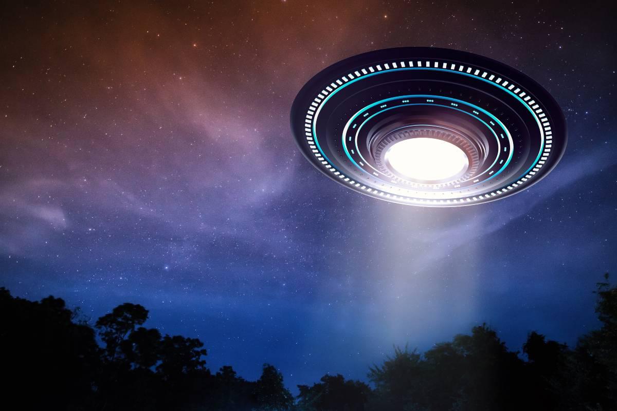 UFO (AdobeStock)