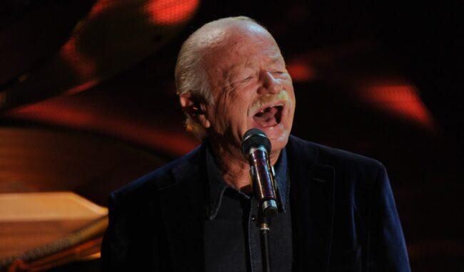 Gino Paoli non sta bene, concerti rinviati: ecco cos'ha il cantante