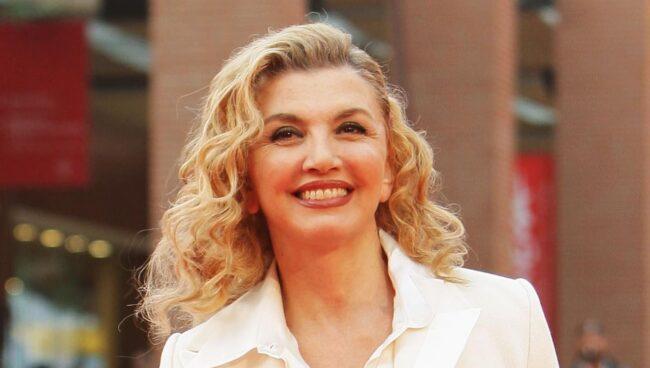 Milly Carlucci lascia senza parole: la conduttrice svela la giuria di Ballando