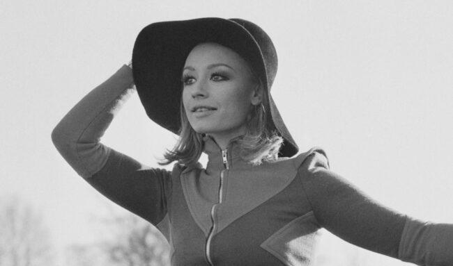 Raffaella Carrà, quella commovente sorpresa a Carramba: lacrime di gioia