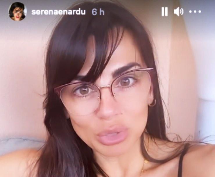 Serena Enardu spavento: è successo al risveglio, poi la scoperta