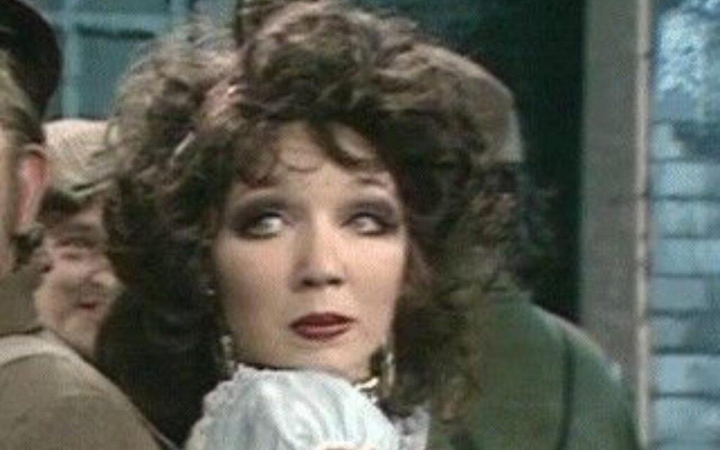 Dilys Watling (Pinterest)